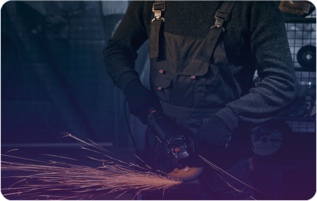 ویژگیهای کلیدی لباسکار جوشکاری: محافظت در برابر خطرات